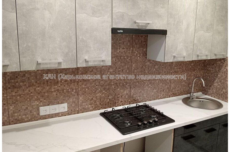 Продам квартиру, Тракторостроителей просп. , 3 кім., 63 м², капитальный ремонт 