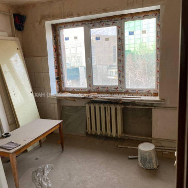 Продам квартиру, Руставели ул. , 2  ком., 55.60 м², без ремонта 