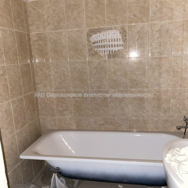 Продам квартиру, Руставели ул. , 2 кім., 55.60 м², без ремонта 