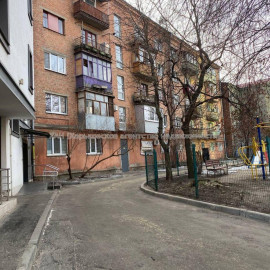 Продам квартиру, Руставели ул. , 2  ком., 55.60 м², без ремонта