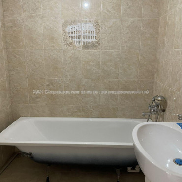 Продам квартиру, Руставели ул. , 2 кім., 55.60 м², без ремонта 
