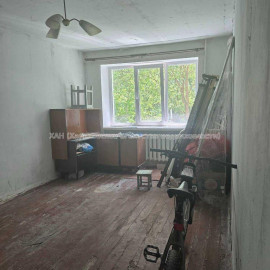 Продам квартиру, Роганская ул. , 2  ком., 44.80 м², без ремонта