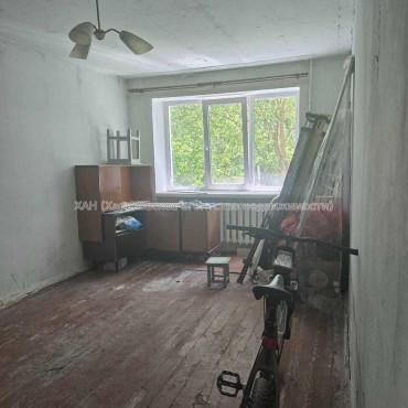 Продам квартиру, Роганская ул. , 2 кім., 44.80 м², без ремонта 