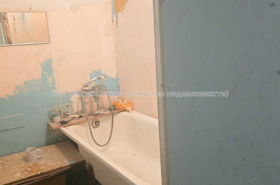 Продам квартиру, Роганская ул. , 2  ком., 44.80 м², без ремонта 