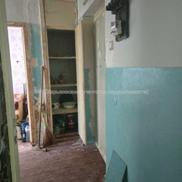 Продам квартиру, Роганская ул. , 2 кім., 44.80 м², без ремонта 