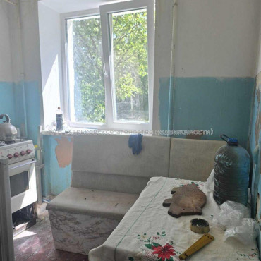 Продам квартиру, Роганская ул. , 2 кім., 44.80 м², без ремонта 