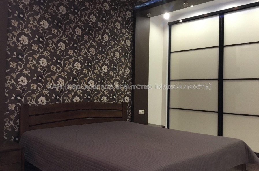 Продам квартиру, Кричевского ул. , 2 кім., 78 м², евроремонт 