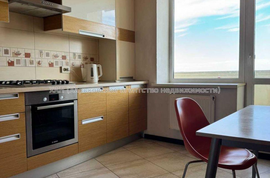 Продам квартиру, Салтовское шоссе , 3 кім., 85 м², авторский дизайн 