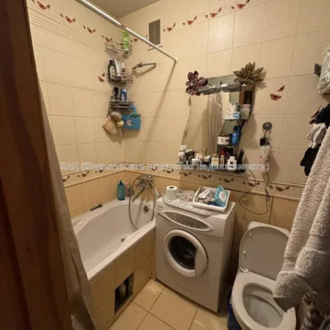 Продам квартиру, Любови Малой  просп. , 1 кім., 32 м², евроремонт 