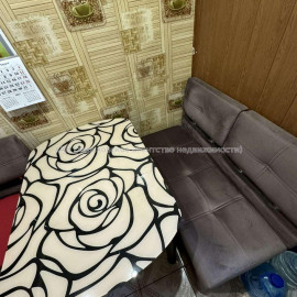 Продам квартиру, Любови Малой  просп. , 1  ком., 32 м², евроремонт