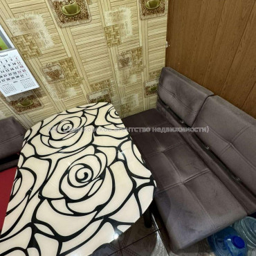 Продам квартиру, Любови Малой  просп. , 1  ком., 32 м², евроремонт 