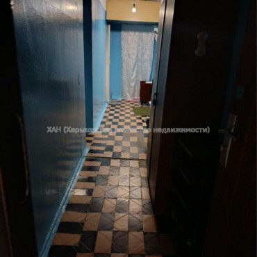 Продам квартиру, Антонова ул. , 1 кім., 13 м², капитальный ремонт 