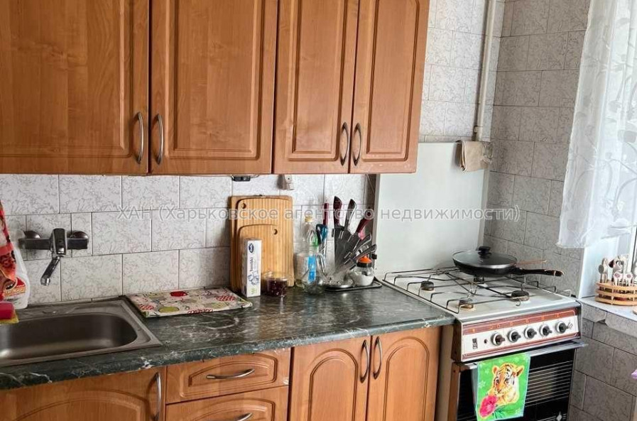 Продам квартиру, Генерала Момота ул. , 3  ком., 59 м², косметический ремонт 