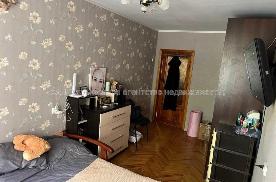 Продам квартиру, Генерала Момота ул. , 3  ком., 59 м², косметический ремонт 