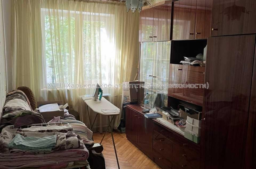 Продам квартиру, Генерала Момота ул. , 3  ком., 59 м², косметический ремонт 