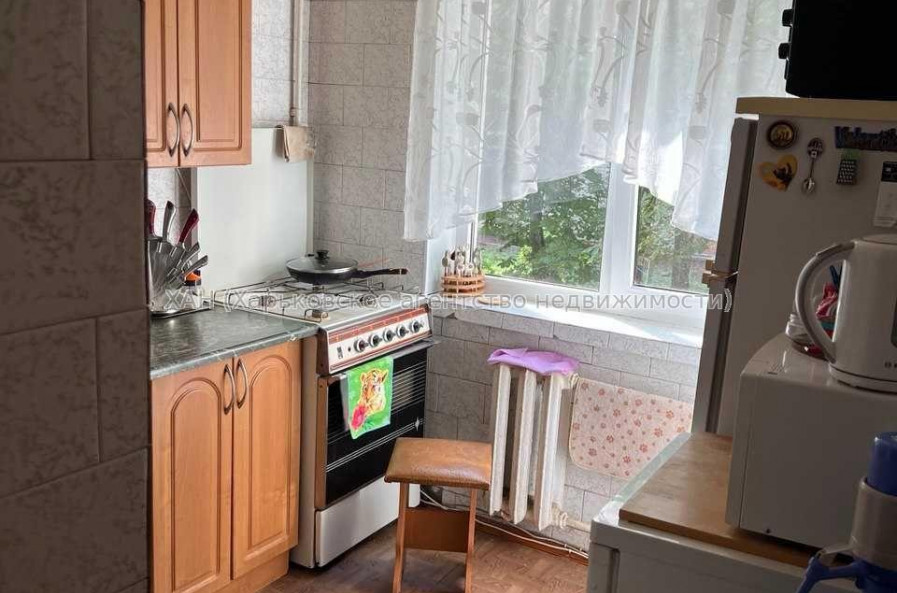 Продам квартиру, Генерала Момота ул. , 3  ком., 59 м², косметический ремонт 