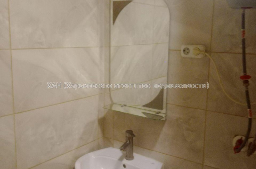 Продам квартиру, Салтовское шоссе , 1 кім., 21 м², капитальный ремонт 