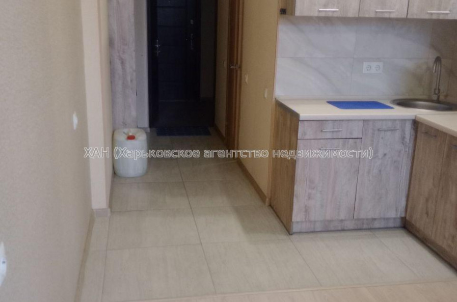 Продам квартиру, Салтовское шоссе , 1 кім., 21 м², капитальный ремонт 