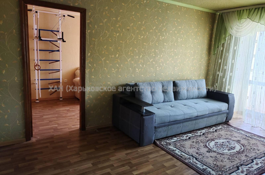 Продам квартиру, Харьковских Дивизий ул. , 2 кім., 44 м², капитальный ремонт 