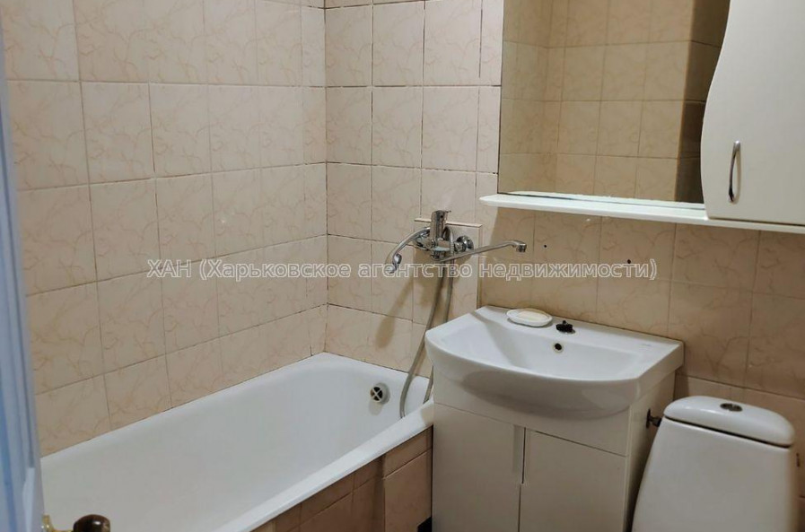 Продам квартиру, Харьковских Дивизий ул. , 2 кім., 44 м², капитальный ремонт 