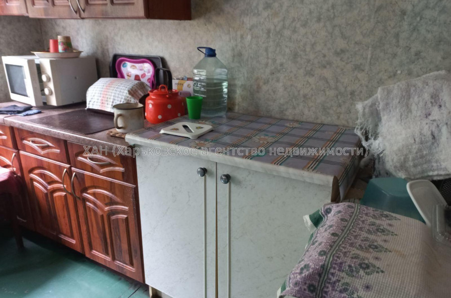 Продам квартиру, Александровский просп. , 1 кім., 12 м², косметический ремонт 