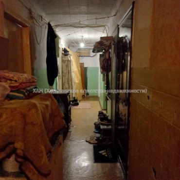 Продам квартиру, Александровский просп. , 1 кім., 12 м², косметический ремонт 