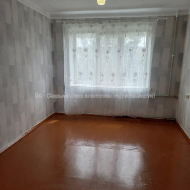 Продам квартиру, Александровский просп. , 1 кім., 12 м², косметический ремонт 