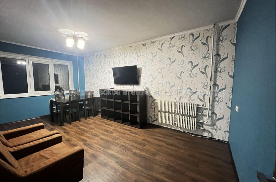 Продам квартиру, Валентиновская ул. , 3  ком., 64 м², косметический ремонт 
