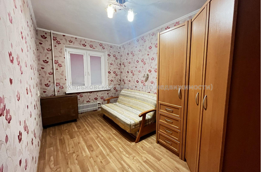 Продам квартиру, Валентиновская ул. , 3  ком., 64 м², косметический ремонт 