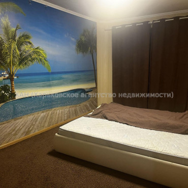 Продам квартиру, Валентиновская ул. , 3  ком., 64 м², косметический ремонт 