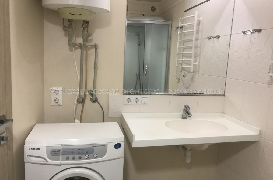 Сдам квартиру, 23 Августа ул. , 62 , 1  ком., 32 м², евроремонт 