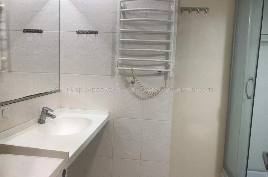 Сдам квартиру, 23 Августа ул. , 62 , 1  ком., 32 м², евроремонт 