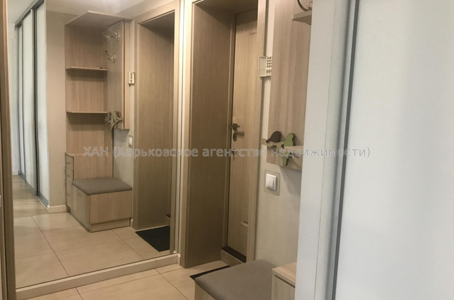 Сдам квартиру, 23 Августа ул. , 62 , 1  ком., 32 м², евроремонт 