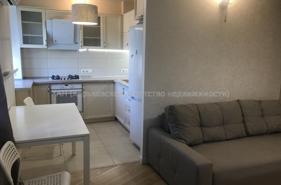 Сдам квартиру, 23 Августа ул. , 62 , 1  ком., 32 м², евроремонт 