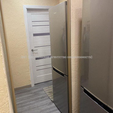 Продам квартиру, Непокоренных ул. , 1 кім., 34 м², капитальный ремонт 