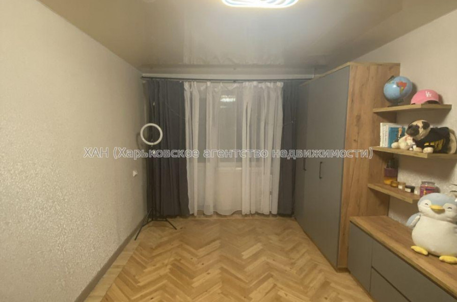 Продам квартиру, Непокоренных ул. , 1 кім., 34 м², капитальный ремонт 