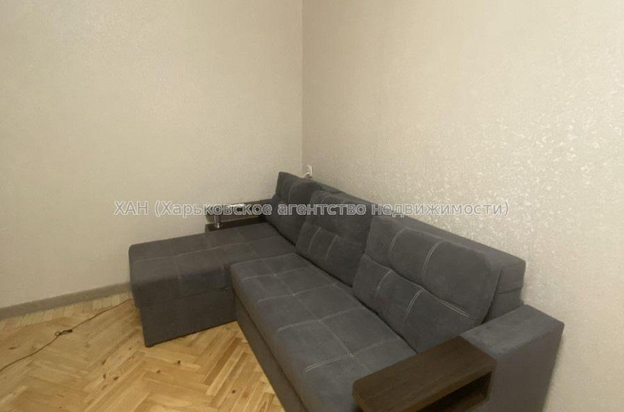 Продам квартиру, Непокоренных ул. , 1 кім., 34 м², капитальный ремонт 