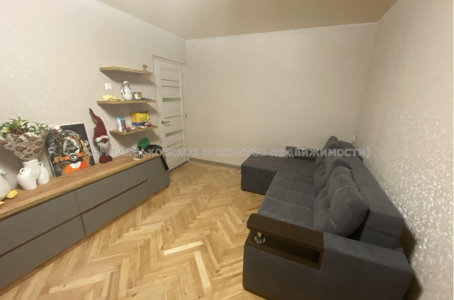 Продам квартиру, Непокоренных ул. , 1 кім., 34 м², капитальный ремонт 