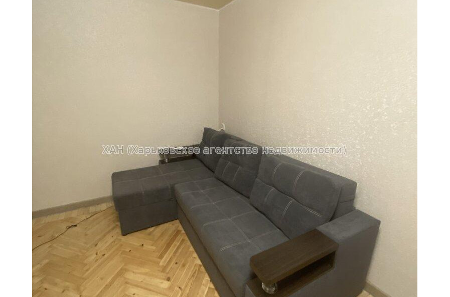 Продам квартиру, Непокоренных ул. , 1 кім., 34 м², капитальный ремонт 