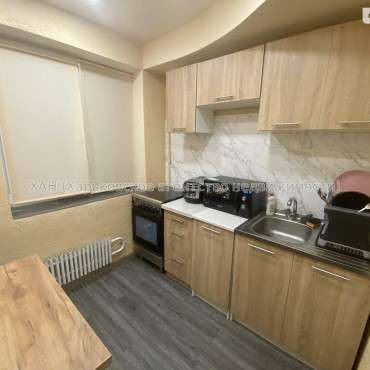 Продам квартиру, Непокоренных ул. , 1  ком., 34 м², капитальный ремонт 