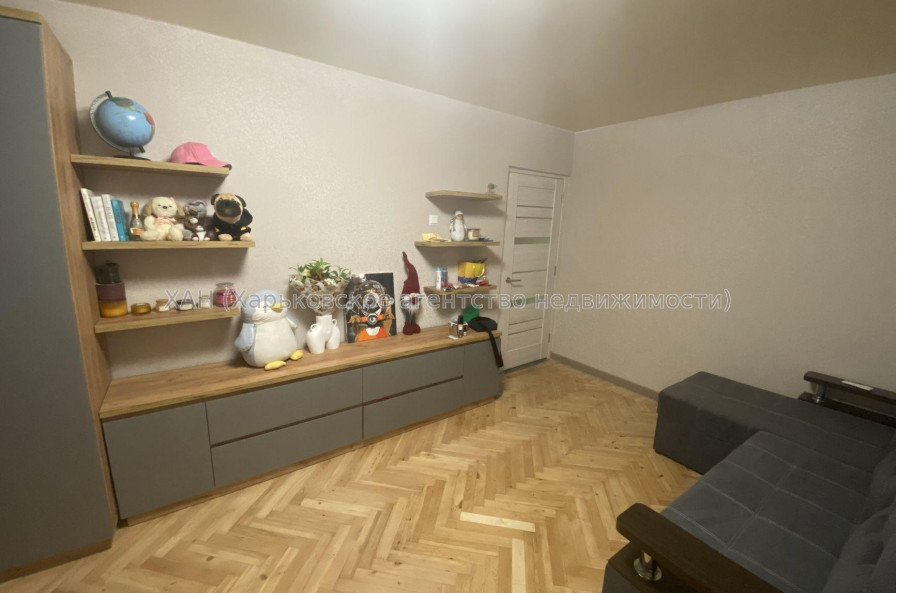 Продам квартиру, Непокоренных ул. , 1 кім., 34 м², капитальный ремонт 
