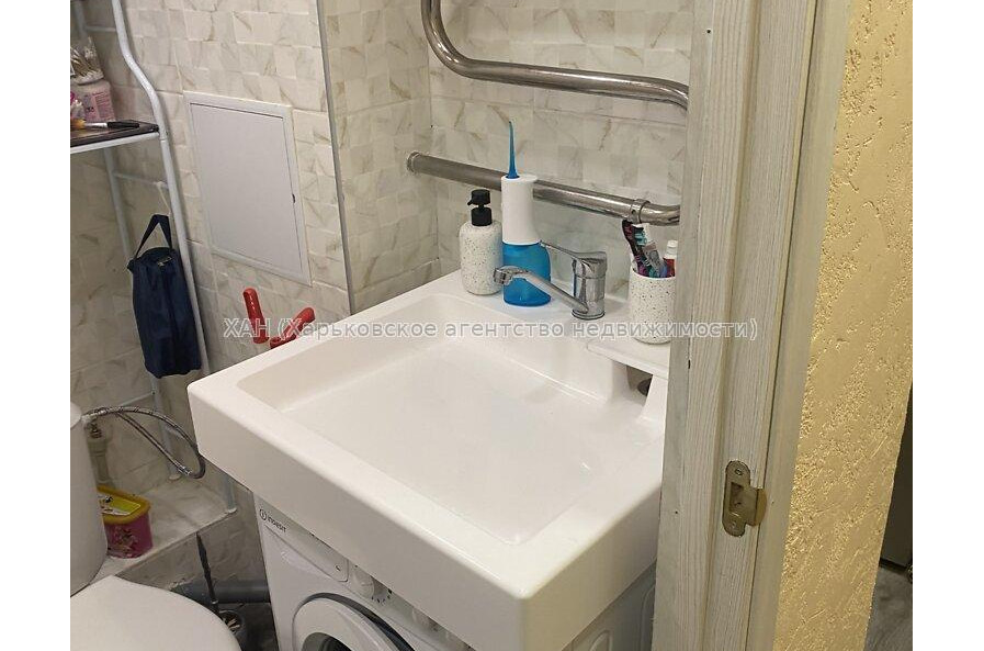 Продам квартиру, Непокоренных ул. , 1 кім., 34 м², капитальный ремонт 