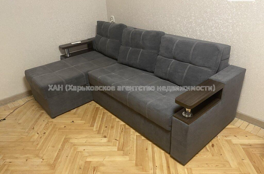 Продам квартиру, Непокоренных ул. , 1 кім., 34 м², капитальный ремонт 