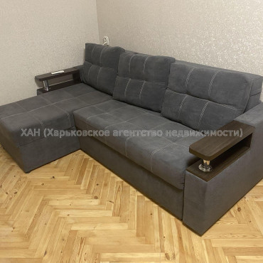 Продам квартиру, Непокоренных ул. , 1 кім., 34 м², капитальный ремонт 