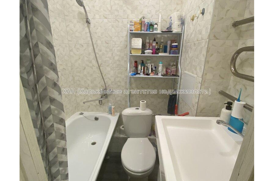 Продам квартиру, Непокоренных ул. , 1 кім., 34 м², капитальный ремонт 