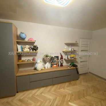 Продам квартиру, Непокоренных ул. , 1 кім., 34 м², капитальный ремонт 