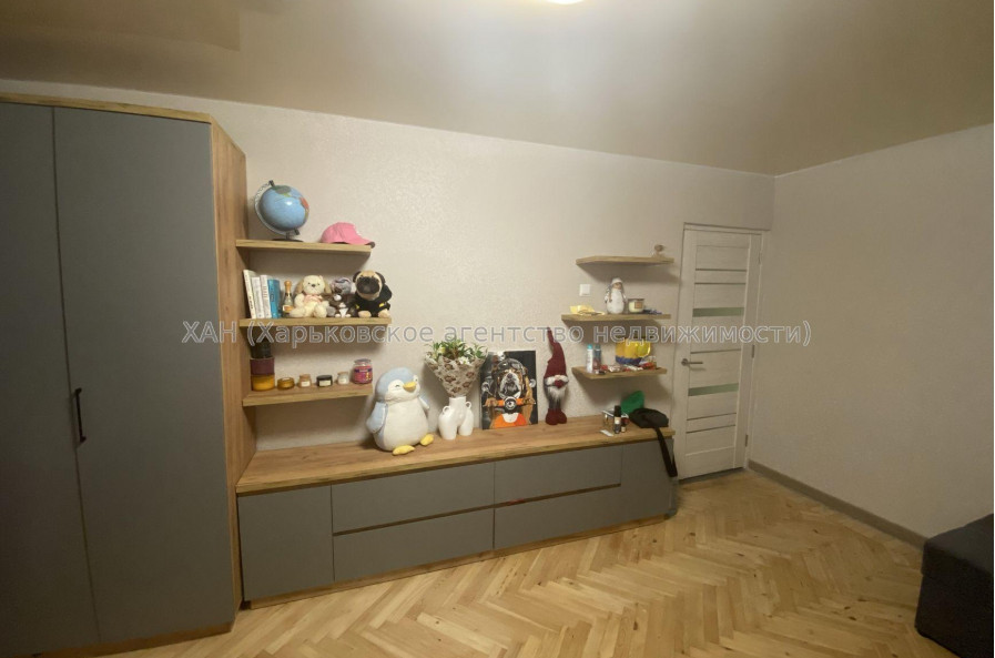 Продам квартиру, Непокоренных ул. , 1 кім., 34 м², капитальный ремонт 