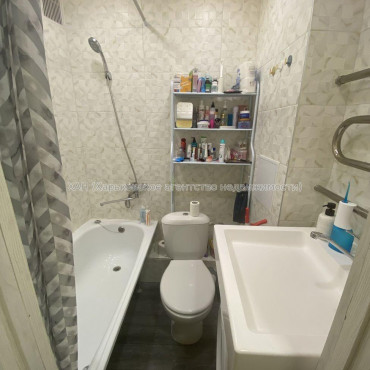 Продам квартиру, Непокоренных ул. , 1 кім., 34 м², капитальный ремонт 