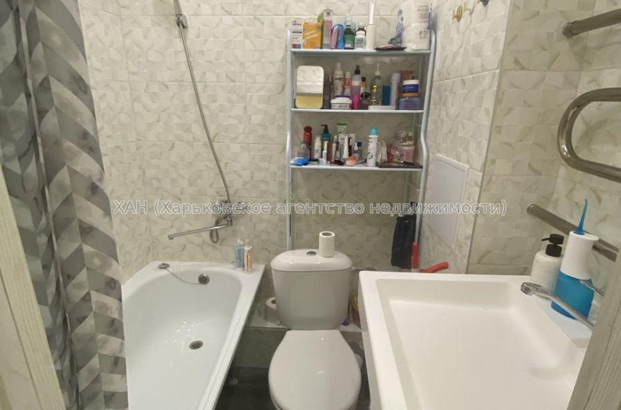 Продам квартиру, Непокоренных ул. , 1 кім., 34 м², капитальный ремонт 