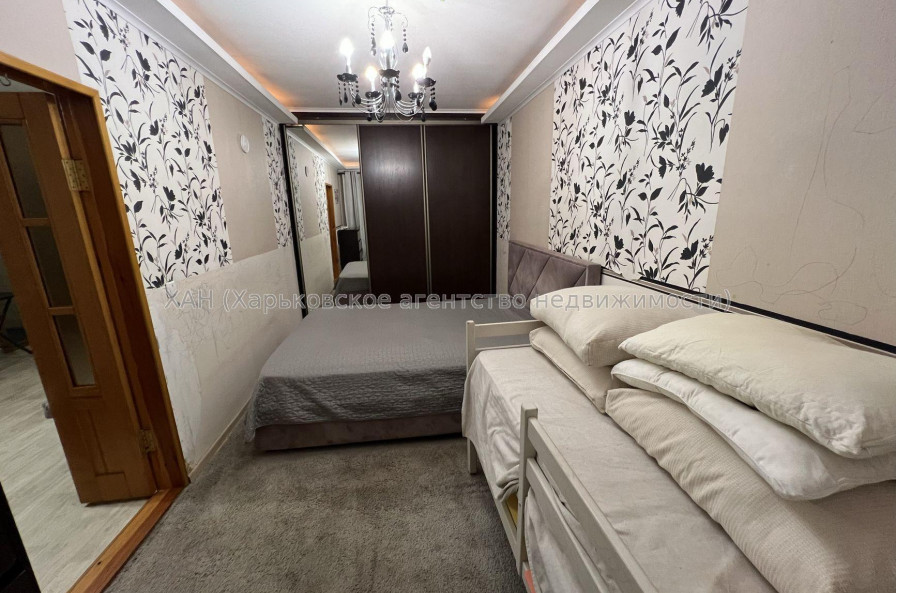 Продам квартиру, Каденюка ул. , 2  ком., 44 м², косметический ремонт 